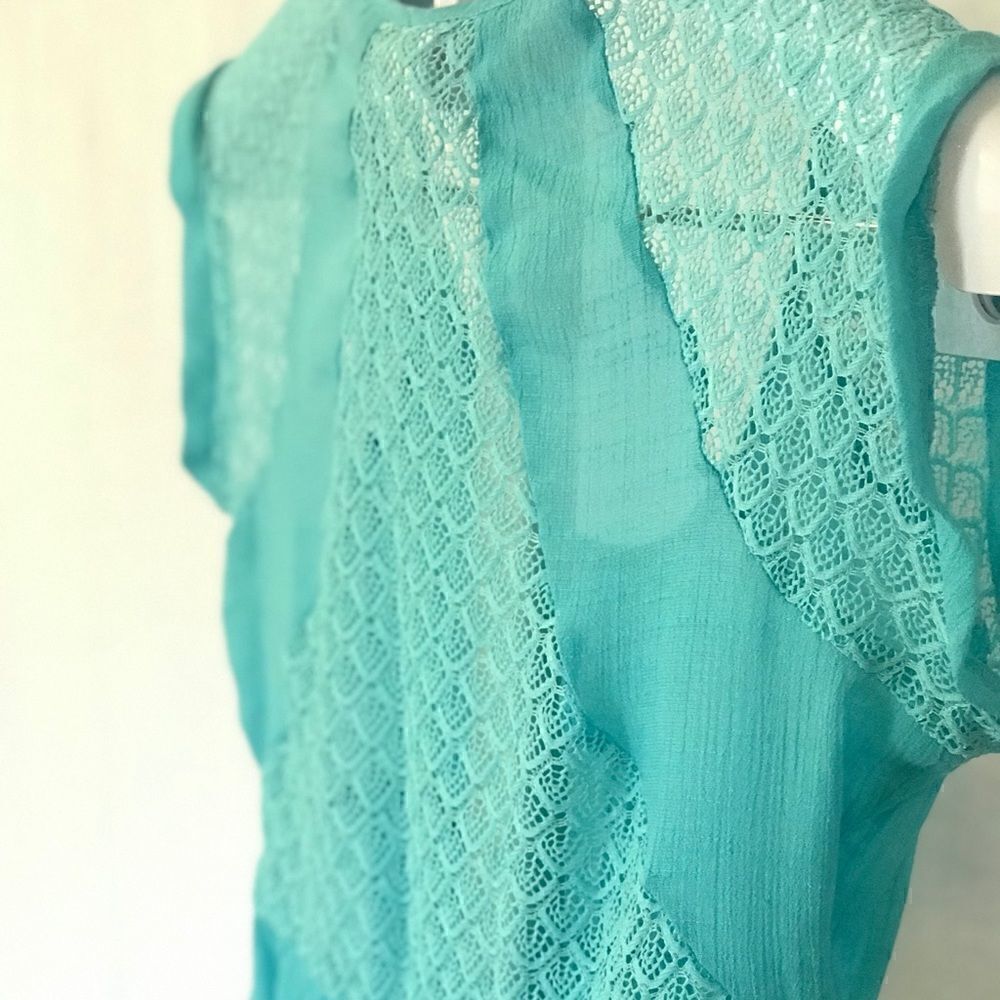 Turquoise Blouse w/ Detail Back Design - Picture 2 of 3